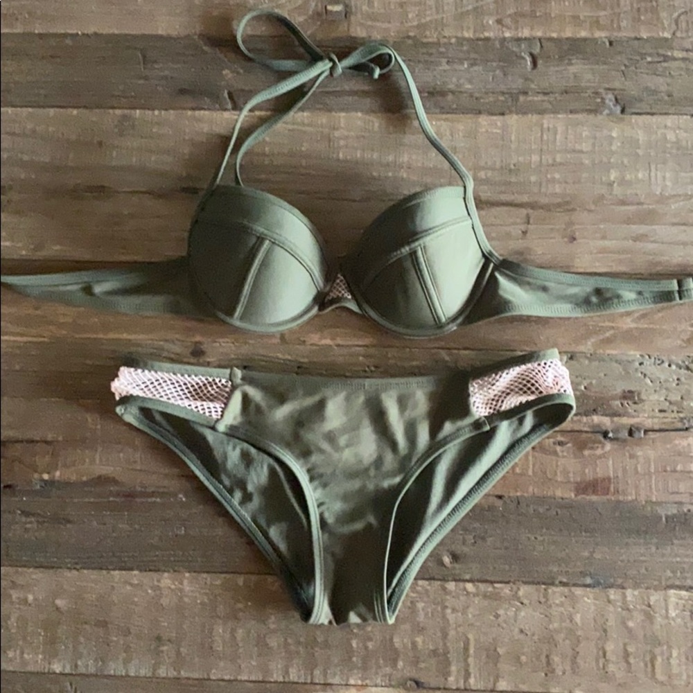 Bathing suit